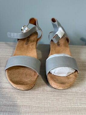 Dream Pairs Women’s Ankle-Strap Sandals in Light Gray